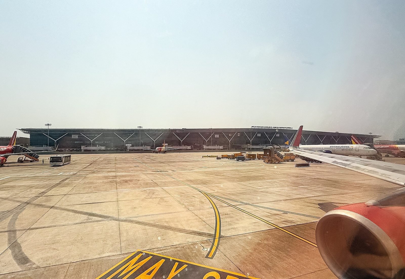 호치민 공항 픽업 스파 이용객이 도착하는 떤선녓 공항 3터미널