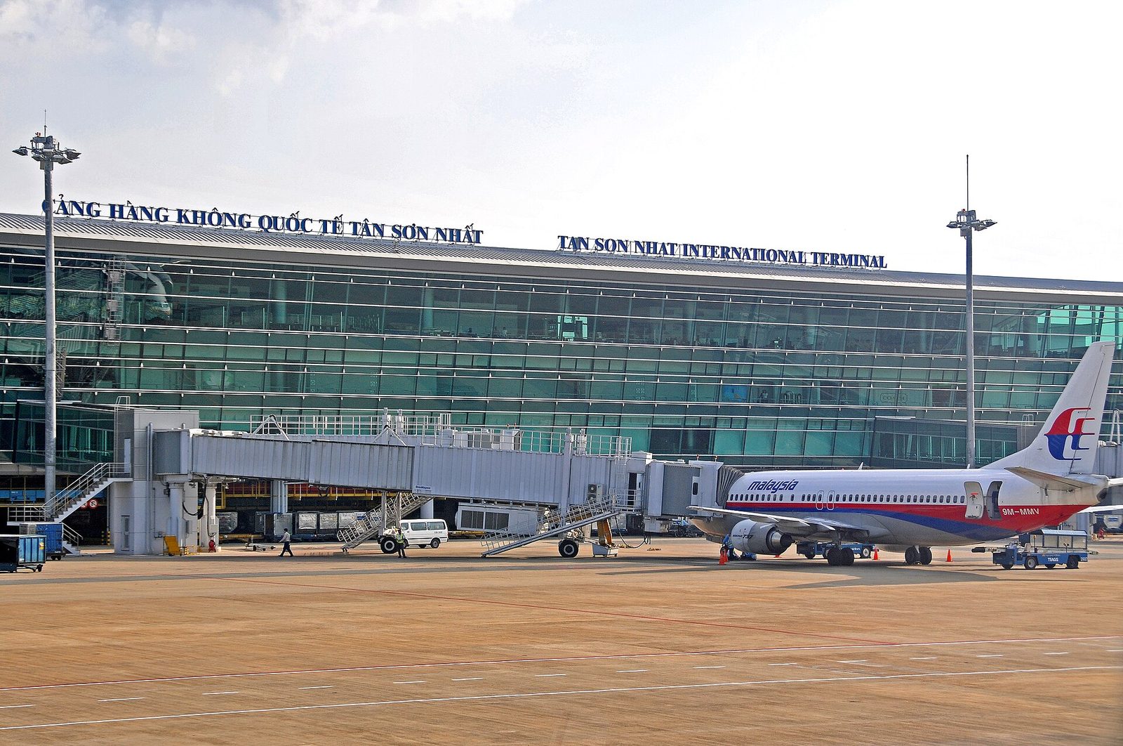 호치민 공항 면세점이 있는 떤선녓 국제선 터미널