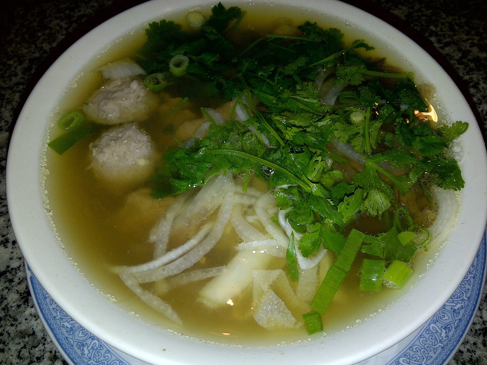 호치민 쌀국수 맛집에서 나오는 소고기 쌀국수 한 그릇