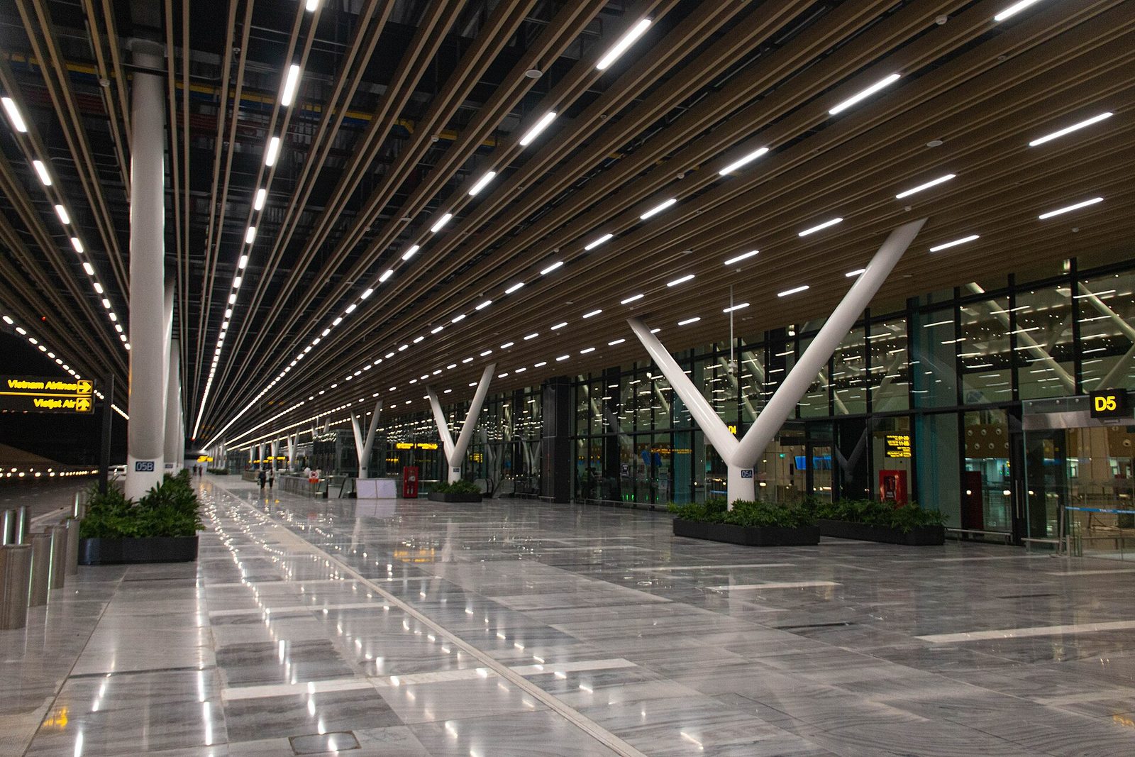 호치민 공항 유심 구매 전 지나는 떤선녓 공항 T3 터미널 내부
