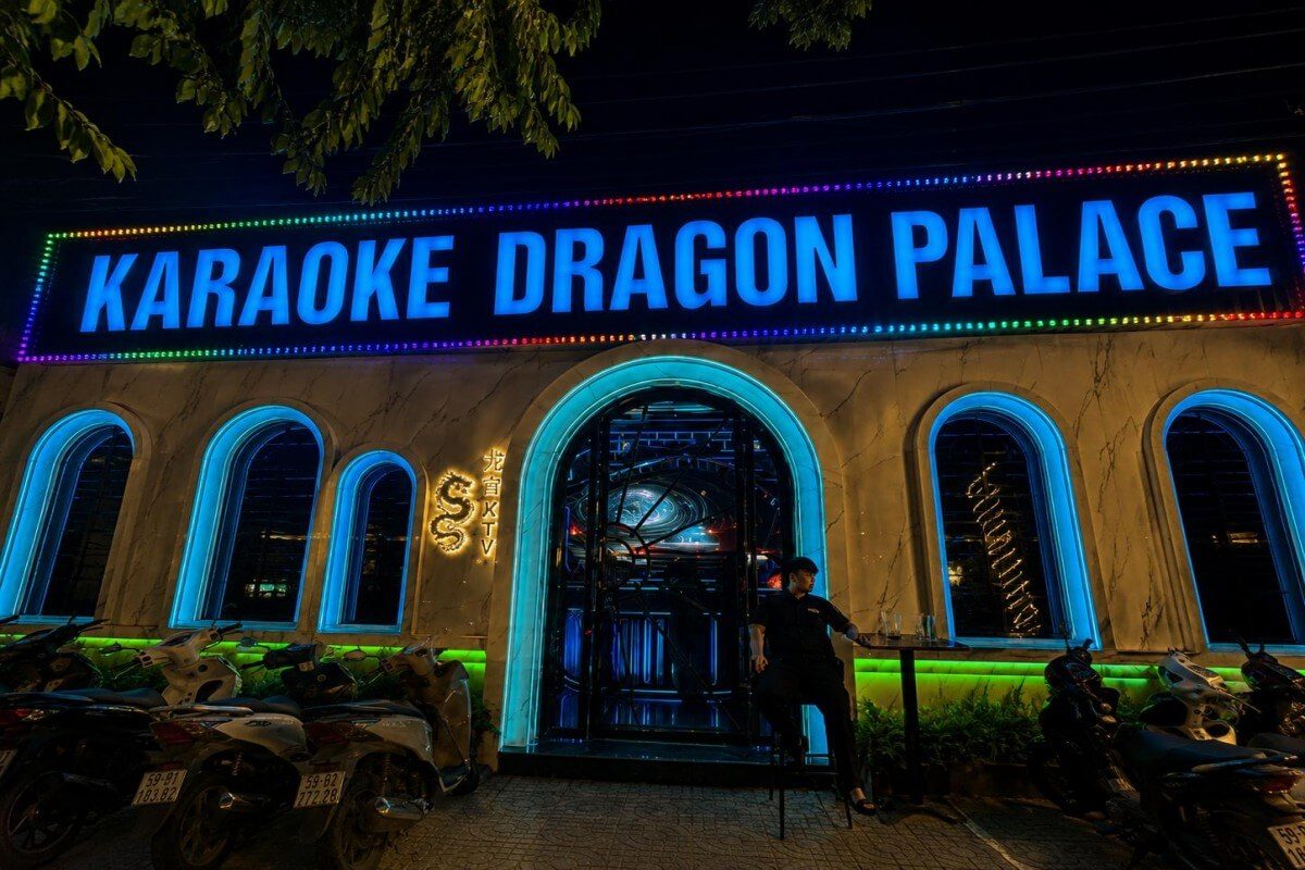 Dragon Palace 호치민 가라오케 룸