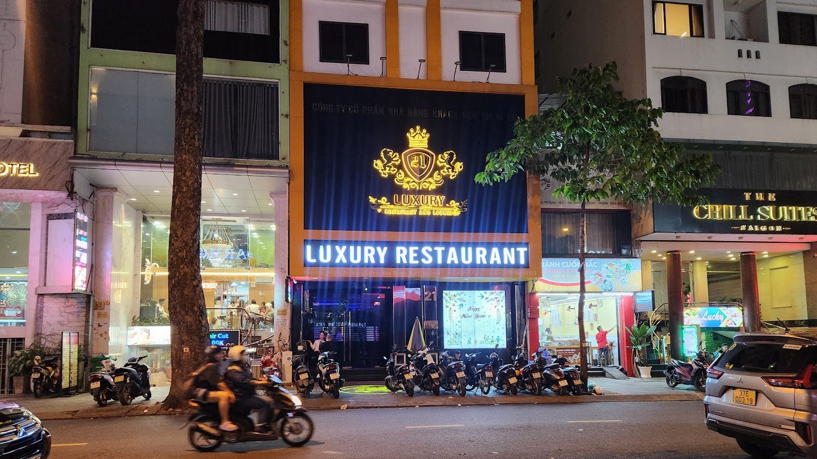 LUXURY 21 호치민 가라오케 룸