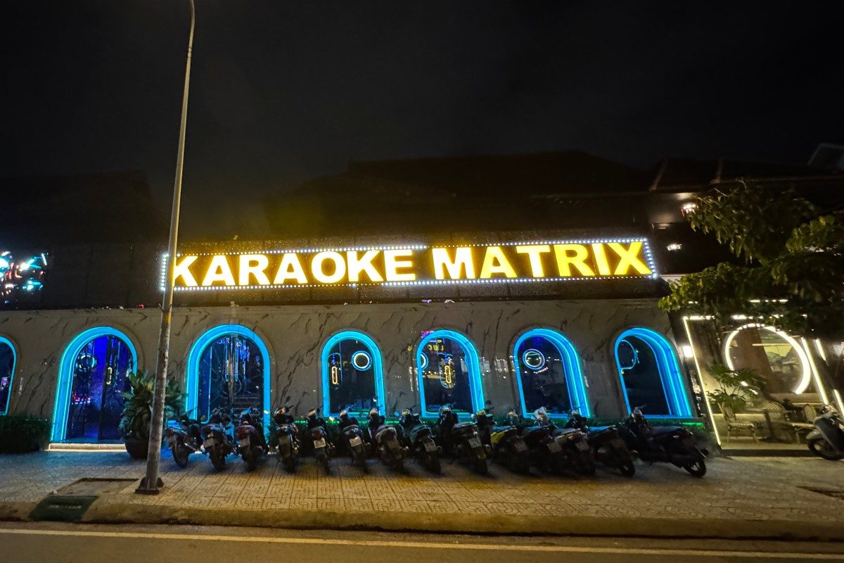 Matrix 호치민 가라오케 룸